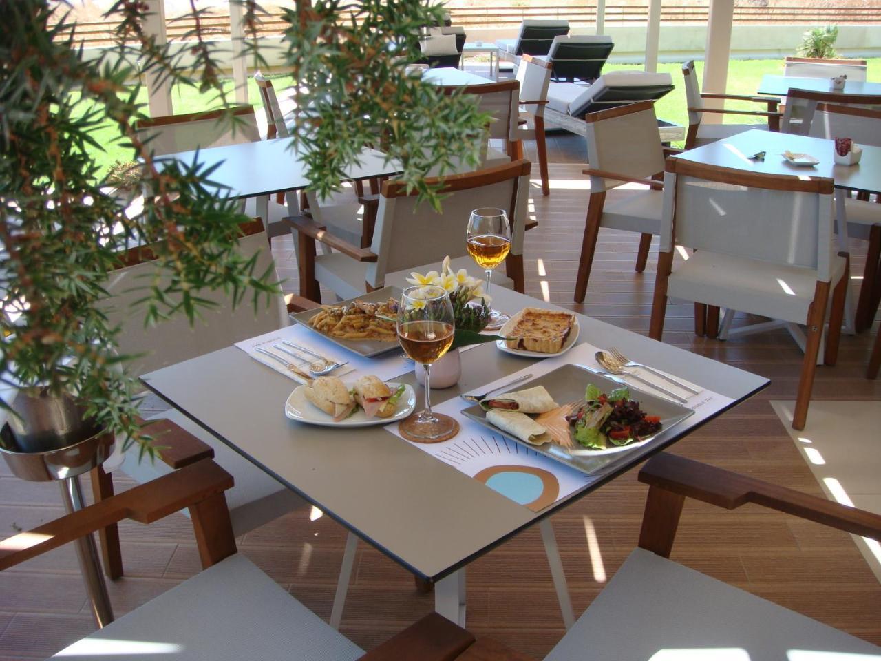 Double Bay Beach Hotel Elafonissos Bagian luar foto